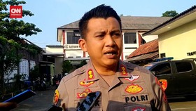 VIDEO: Polresta Cirebon Tangkap Polisi Tipu Pedagang Bubur Rp 310 Juta
