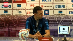 VIDEO: Scaloni Bantah Tak Turunkan Tim Inti Karena Remehkan Timnas