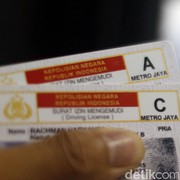SIM Indonesia Wajib Perpanjang Tiap 5 Tahun, Beda Banget dengan Singapura dan Malaysia! Seperti Apa?