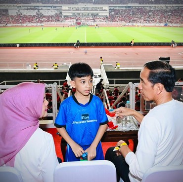 Jan Ethes Viral di Laga Timnas, Ini 5 Nama Cucu Jokowi & Artinya