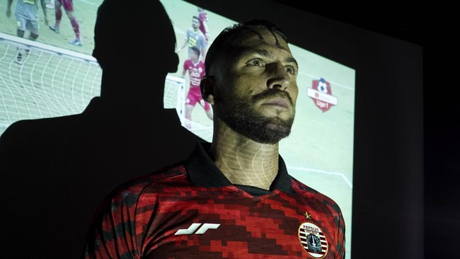Marko Simic berhasil mencetak gol debutnya bersama Persija Jakarta musim ini saat mengalahkan Bhayangkara FC 4-1 di pekan ketiga Liga 1.