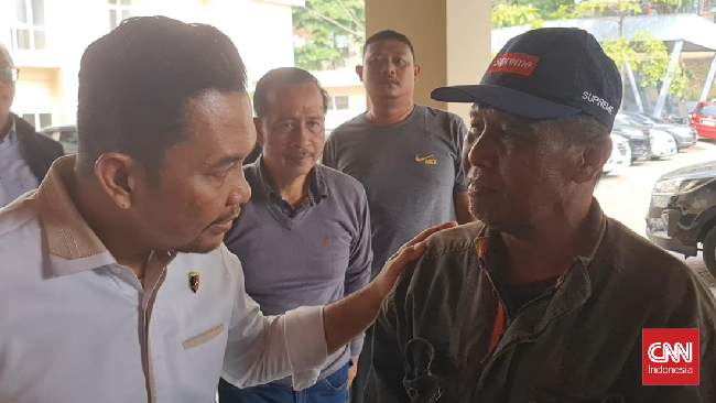 Polisi menangkap seorang mantan lurah di Magelang, Jawa Tengah yang diduga terlibat jaringan sindikat perdagangan orang internasional.