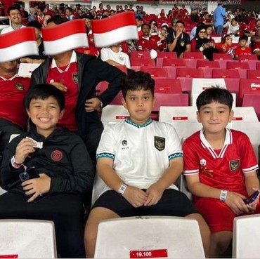 Gagal Senasib Seperti Jan Ethes, Rafathar Tetap Nonton Indonesia vs Argentina