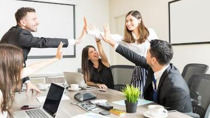 Tips Kenali Budaya Organisasi di Kantor Baru. foto freepik.com: tonodiaz