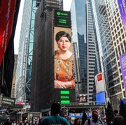 Kilas Balik Perjalanan Karier Titiek Puspa, hingga Terbaru Wajahnya Terpampang di Times Square New York