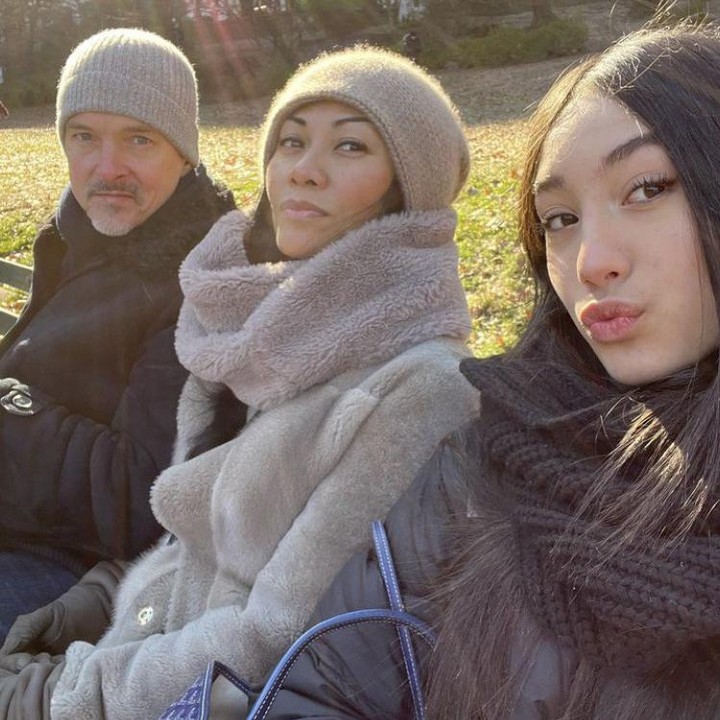 <p>Sebelumnya, sosok Kirana selalu dirahasiakan oleh sang Bunda. Namun, kini Anggun pun aktif membagikan potret kebersamaannya bersama sang anak. (Foto: Instagram: @anggun_cipta)</p>