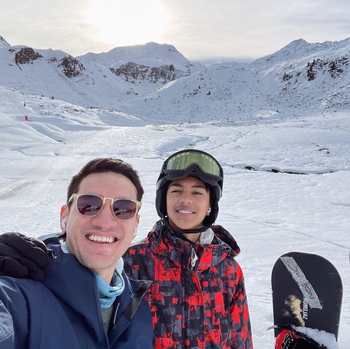 <p>Jason lahir pada 31 Desember 2006. Artinya, anak laki-laki Nana dan Andres hampir genap berusia 17 tahun nih, Bunda. (Foto: Instagram @andrew.white._)<br /><br /><br /></p>