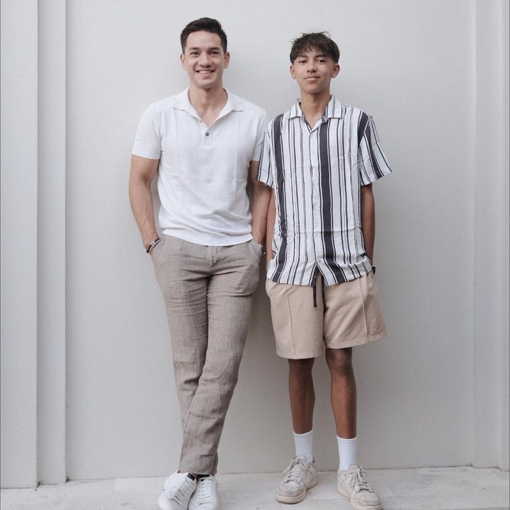 <p>Melihat Jason yang semakin besar, Andrew pun menyebut mereka mirip seperti kakak dan adik. "Abang adek? Bapak anak? Menurut kalian lebih cocok mana? Hahaha," tulis Andrew sebagai keterangan fotonya. (Foto: Instagram @andrew.white._) <br /><br /><br /></p>