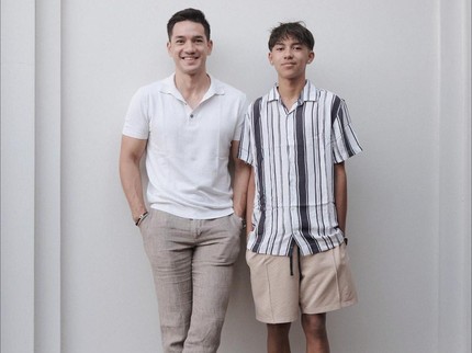 7 Potret Andrew White Bareng Putranya yang Makin Besar dan Tampan
