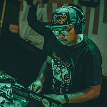Keseruan DJ Murry Monolite Racik Musik Anisong dengan EDM