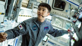 The Moon, Film D.O. EXO Tembus 255 Ribu Penonton di Indonesia