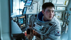 D.O. EXO Cerita Tak Pernah Ketemu Kim Hee-ae Kala Syuting The Moon