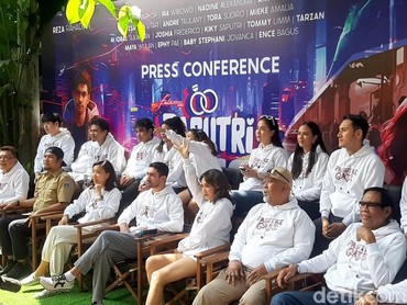 Sinopsis 'Pasutri Gaje' Film Reza Rahadian & BCL Jadi Pasangan Suami Istri