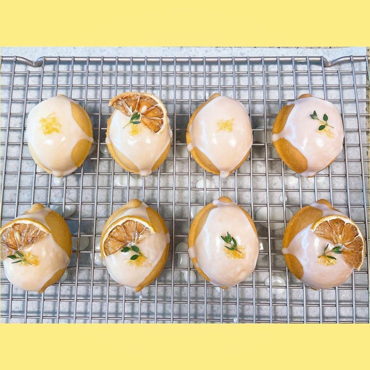 <p>Berikut ini juga kue yang berhasil dibuat Yoona beberapa waktu yang lalu, Bunda. Potret <em>lemon breads</em> ini terlihat cantik dan menarik, ya? Bagaimana pendapat Bunda?(Foto: Instagram @yoona__lim)</p>