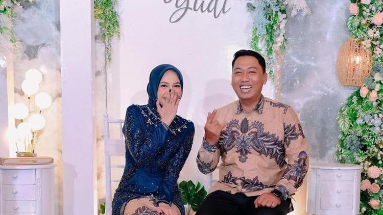 Lamaran wanita di Kolaka Utara dengan mahar dan uang panai senilai Rp 10 miliar. Dokumen Istimewa Lamaran wanita di Kolaka Utara dengan mahar dan uang panai senilai Rp 10 miliar. Dokumen Istimewa