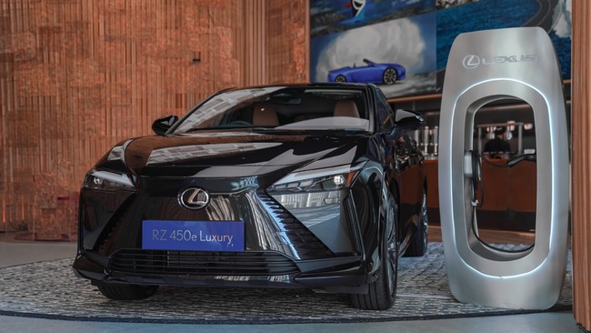 Lexus RX 500h F Sport+ dan Lexus RZ 450e Luxury meluncur di Indonesia.