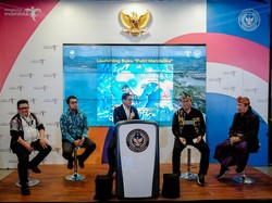 Lestarikan Budaya, Sandiaga Dukung Penerbitan Buku Dende Mandalika