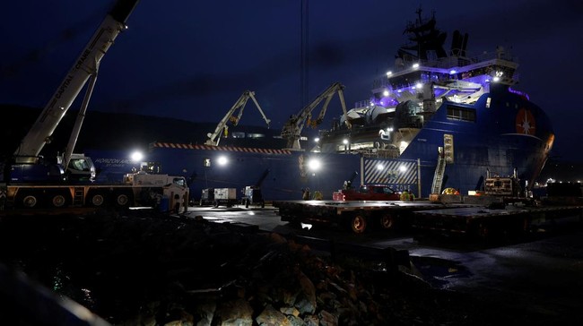 Pencarian kapal selam wisata bangkai Titanic yang hilang di Atlantik sampai pernyataan Pelapor Khusus PBB untuk HAM di Myanmar menjadi sorotan internasional.