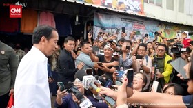 VIDEO: Wartawan Ucapkan Selamat Ulang Tahun, Jokowi Cuma Senyum