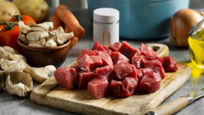 5 Kiat Rahasia Mengolah Daging Kurban, Dijamin Empuk dan Bebas Bau!