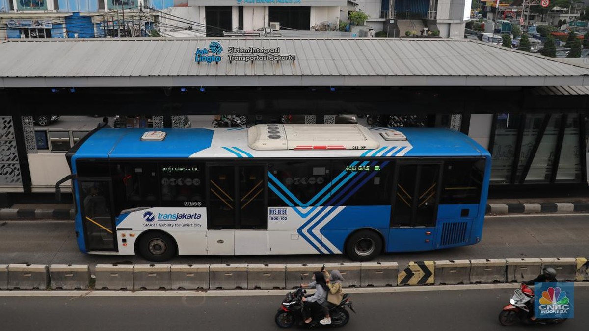 Catat! Begini Aturan Berbuka Puasa di Bus Transjakarta