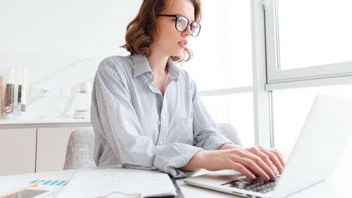 zodiak paling workaholic dan sangat tegas saat sedang bekerja/Foto: freepik.com/drobotdean