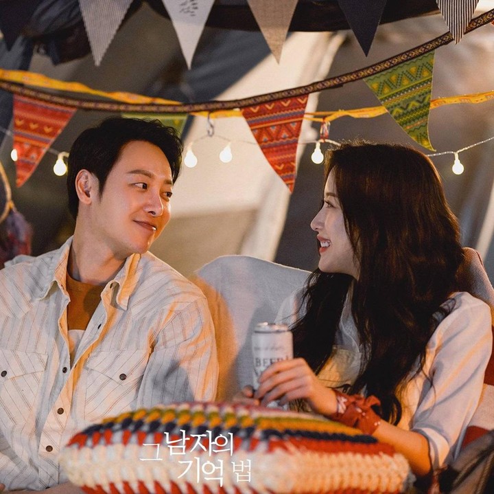 <p>Moon Ga Young dan Kim Dong Wook sukses membawakan karakter mereka, nih. Meski terpaut usia 13 tahun, keduanya mampu menampilkan <em>chemistry</em> yang kuat. (Foto: Dok. MBC)</p>
