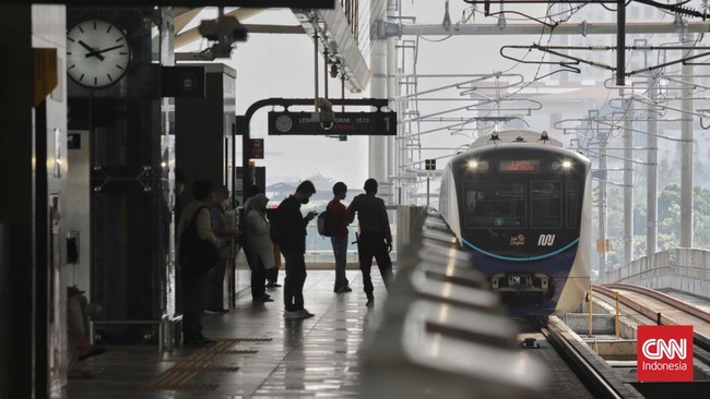 Dishub DKI Jakarta menjelaskan alasan penumpang MRT tidak bisa lagi menggunakan GoPay, Ovo, Dana dan LinkAja untuk pembelian tiket mulai hari ini, Sabtu (1/7).