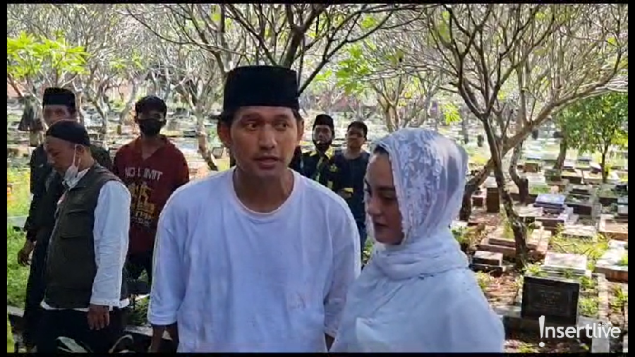 Ibnu Jamil dan Ririn Ekawati Ibnu Jamil dan Ririn Ekawati