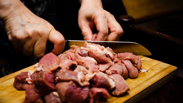 Nggak Usah Bingung, Ini Trik Menyimpan Daging Kurban Agar Tetap Awet Meski Tanpa Kulkas