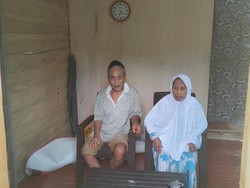 Kakek Kallotong Beli Perabotan Rumah Baru Berkat Donasi Sahabat Baik