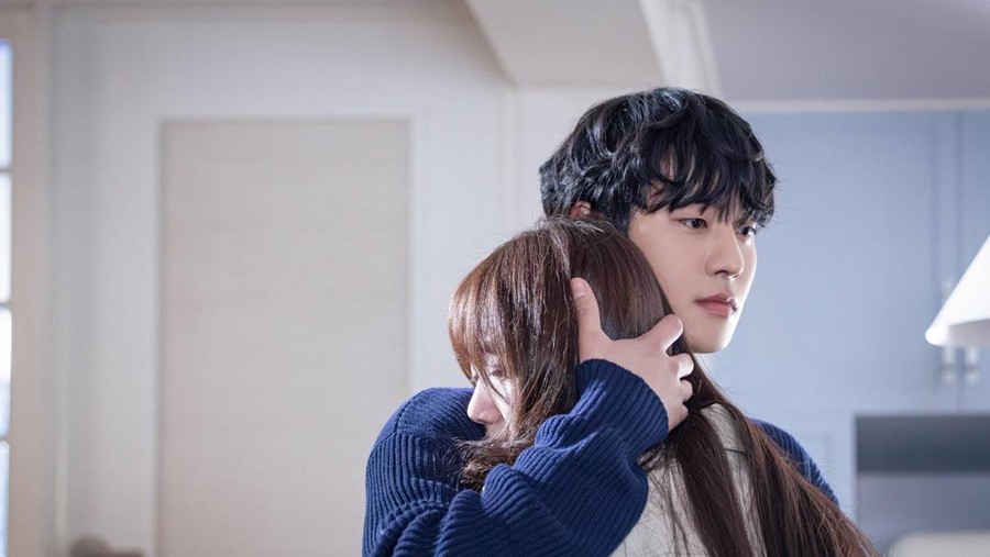 Lee Sung Kyung dan Ahn Hyo Seop di drama Korea Dr Romantic