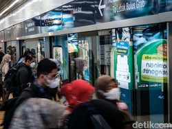 Kini Naik MRT Jakarta Bisa Bayar Pakai Kartu Debet dan Kredit