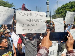 Protes Cuma Dapat Rp 500 Ribu Per Tahun, Ketua RT-RW di Pati Demo