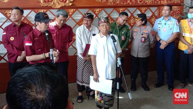 Menkumham mengatakan usulan Gubernur Bali untuk mencabut visa on arrival bagi pendatang dari Ukraina dan Rusia masih terus dikaji.