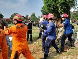 Melibatkan Tim BASARNAS, Begini Proses Pemakaman Pria Obesitas 300 Kg
