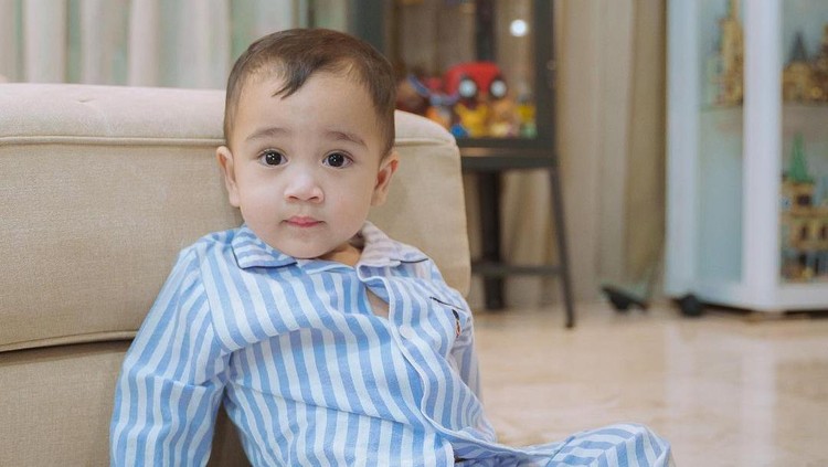 Potret OOTD Rayyanza Cipung