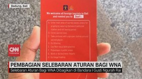 VIDEO: Pembagian Selebaran Aturan Bagi WNA