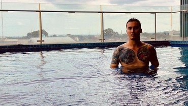 img-title Nasib Tato di Punggung Rendy Kjaernett Usai Ditanya Anak