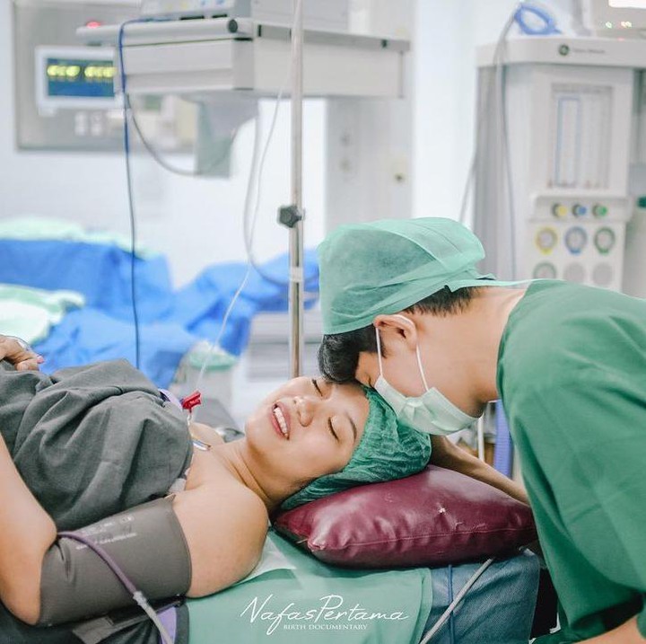 <p>Kelahiran anak kedua ini begitu berkesan bagi Tara dan Woni, Bunda. Sebab, putra kedua mereka ini lahir di tanggal yang sama dengan kakaknya, Jeon Ji Hwan. (Foto: Instagram @nafaspertama @taraerind)</p>