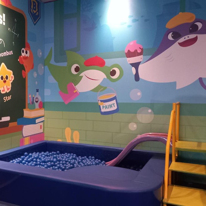 <p>Tak hanya itu, anak-anak juga dapat mengikuti berbagai kegiatan <em>edutainment</em> yang interaktif seperti membuat pizza, menghias <em>cupcakes</em>, dan bermain di Baby Shark Playground yang memiliki berbagai mainan seru dan edukatif untuk Si Kecil. (Foto: Amira/HaiBunda)</p>