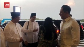 VIDEO: Momen AHY Sambut Anies dan Keluarga di Soetta, Antar Pergi Haji