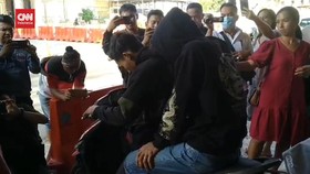 VIDEO: 2 Pelaku Seret Anjing Pakai Motor di Jambi Ditangkap Polisi