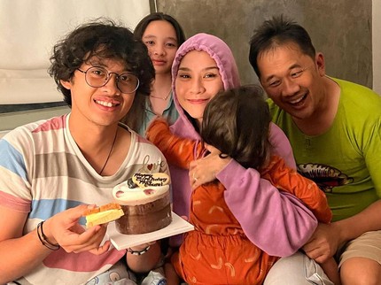 Beri Bantuan Kemanusiaan ke Palestina, Zaskia Mecca Tinggalkan Wasiat untuk Anak-anak