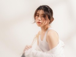 Bisakah, Aurelia Charlotta Ungkap Kisah Mencintai Pacar Orang