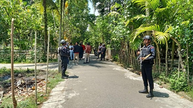 Pada 12 Juni lalu, Menko Polhukam Mahfud MD mengatakan Jokowi akan kick off penyelesaian pelanggaran HAM nonyudisial pada 27 Juni di Rumah Geudong, Pidie.