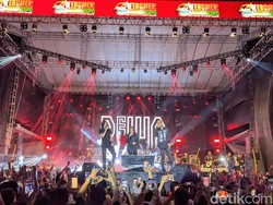 Dewa 19 Guncang Ribuan Penonton di Alun-alun Kebumen