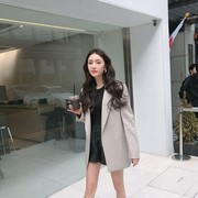 6 Ide Sulap Blazer Jadi Kasual, Siap Dipakai Jadi OOTD Hangout Sama Teman!