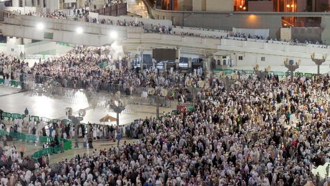 Jumlah jemaah haji embarkasi Makassar, Sulawesi Selatan yang meninggal dunia di Arab Saudi bertambah menjadi 16 orang dari sebelumnya 12 orang.