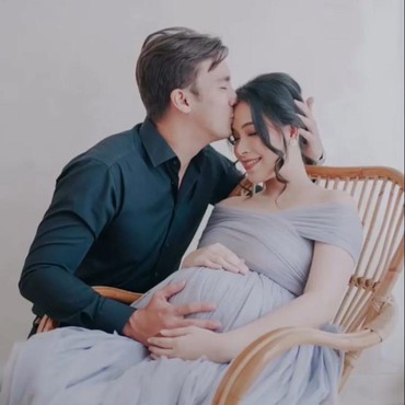 Pertanyaan Tak Terduga Anak Rendy Kjaernett ke Lady Nayoan